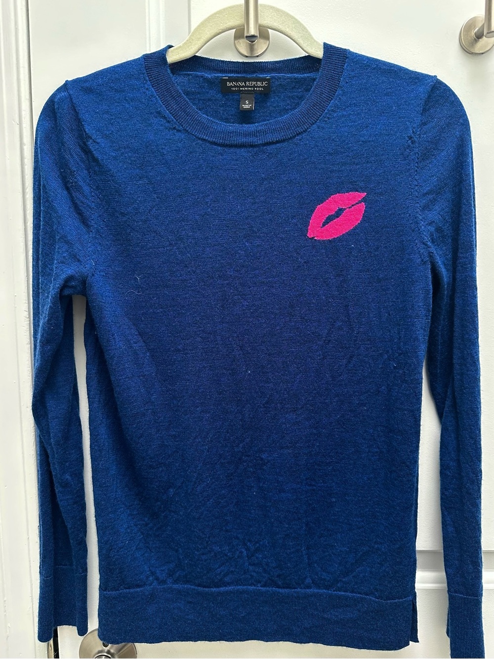 Banana Republic 100% Merino Wool Sweater with Pink Lip Motif